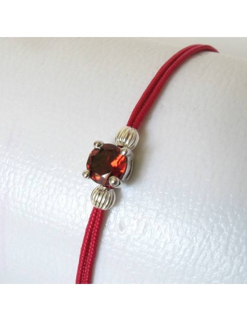 Bracelet POP grenat fil rouge. Argent massif rhodié